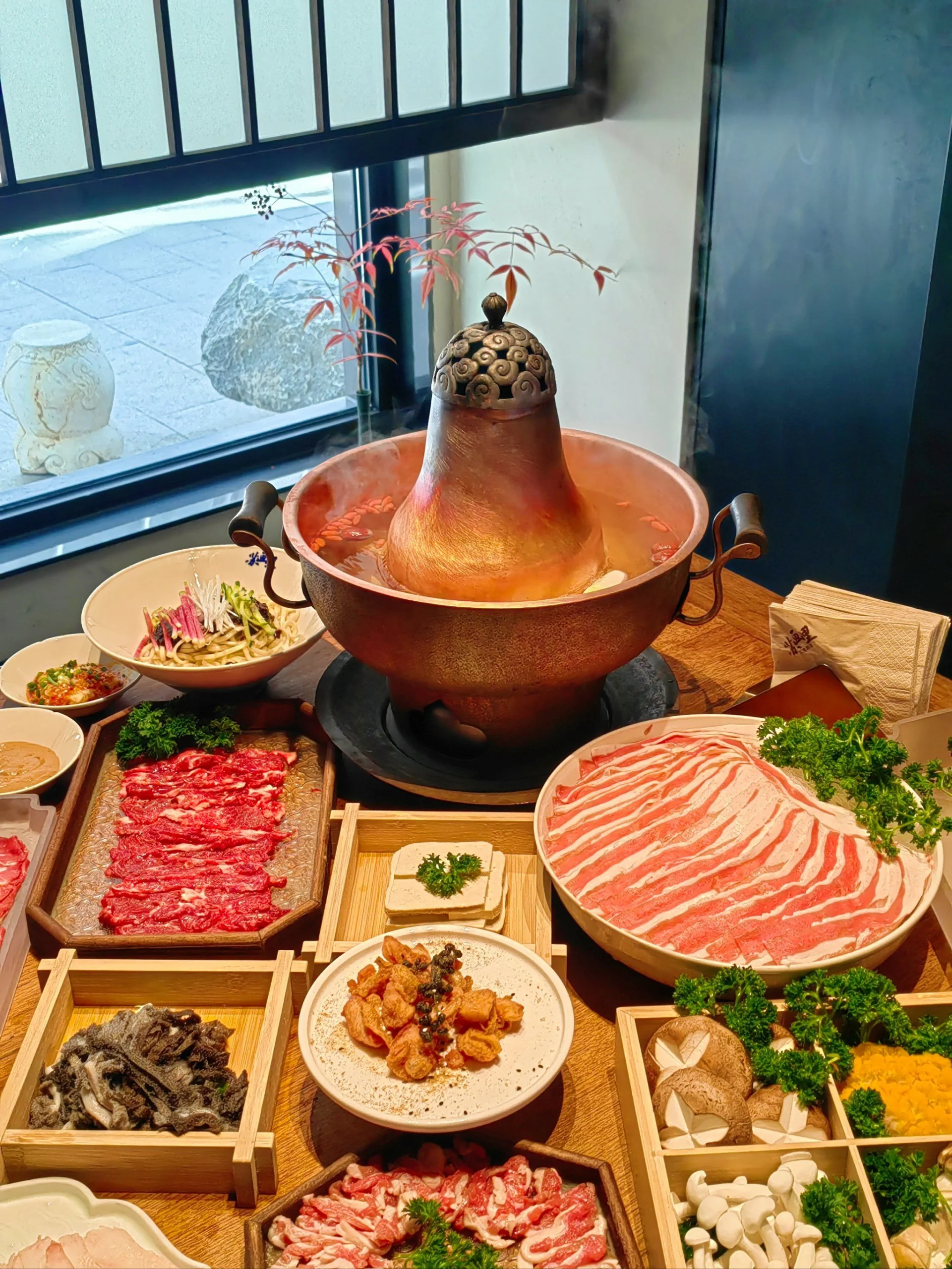 Beijing Hotpot Side Dishes Guide: Tofu, Greens, Noodles, and What Locals Add