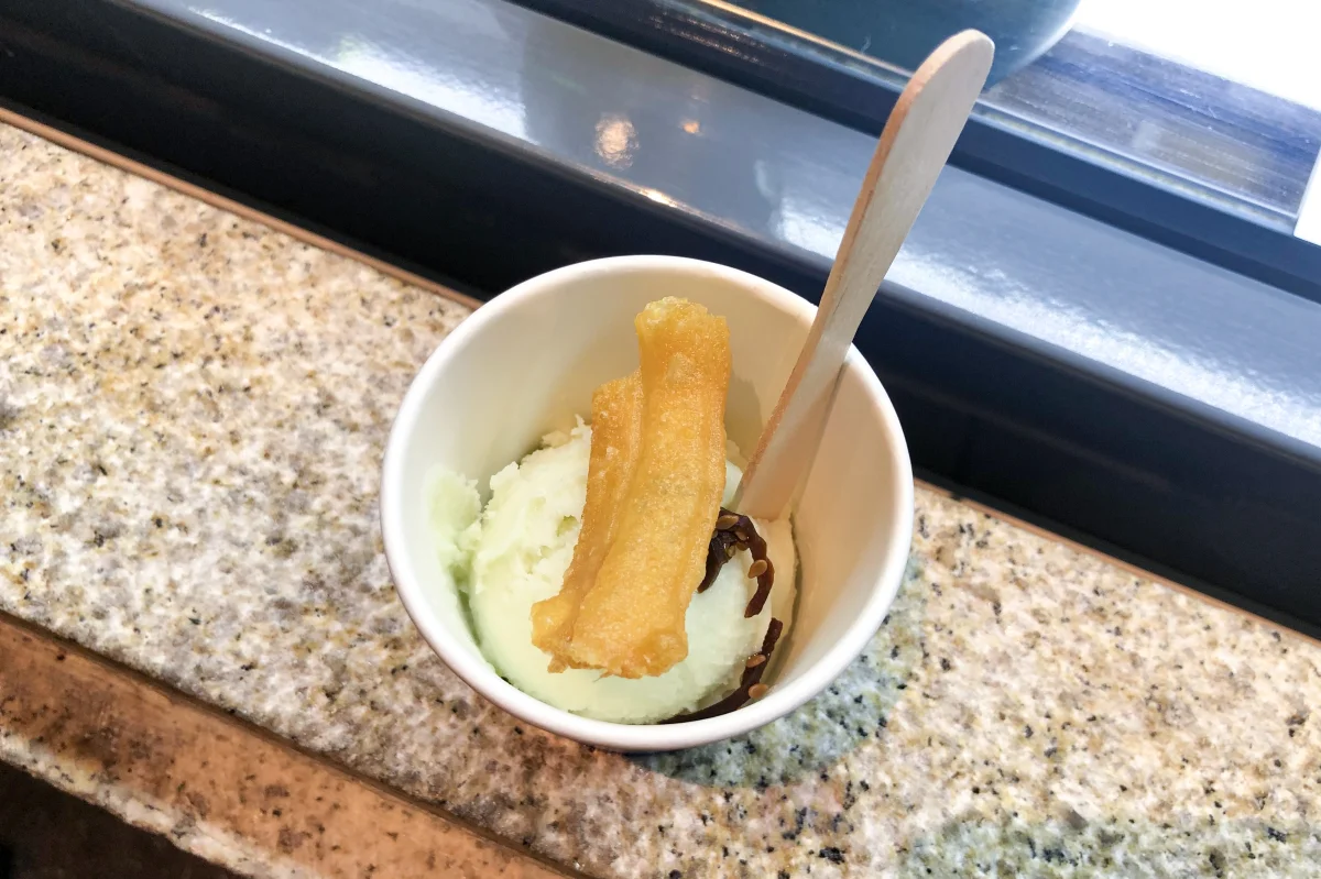 Modern douzhi-flavoured ice cream showing how the flavor appears beyond traditional breakfast