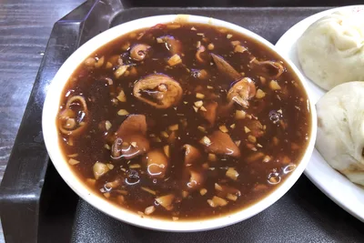 Where to Try Chaogan in Beijing: Time-Honored Snack Shops, Breakfast Timing, and Ordering Tips