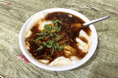 Doufunao in Beijing: Savory Tofu Pudding, Breakfast Gravy, and How to Order
