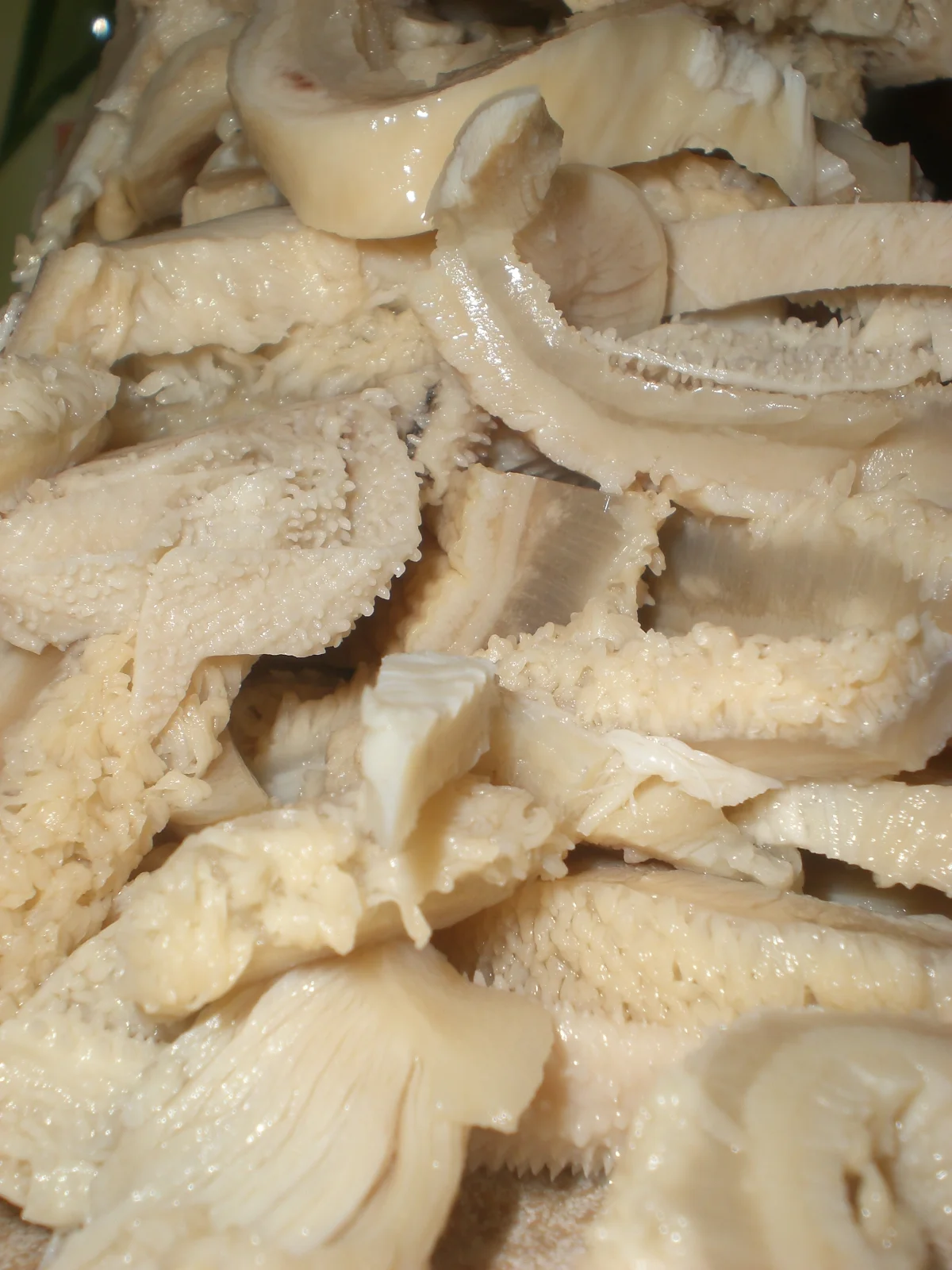 Close-up of sliced tripe texture used to understand baodu cuts