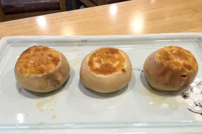 Men Ding Rou Bing in Beijing: Door-Nail Meat Pie, Beef Filling, and How to Eat It