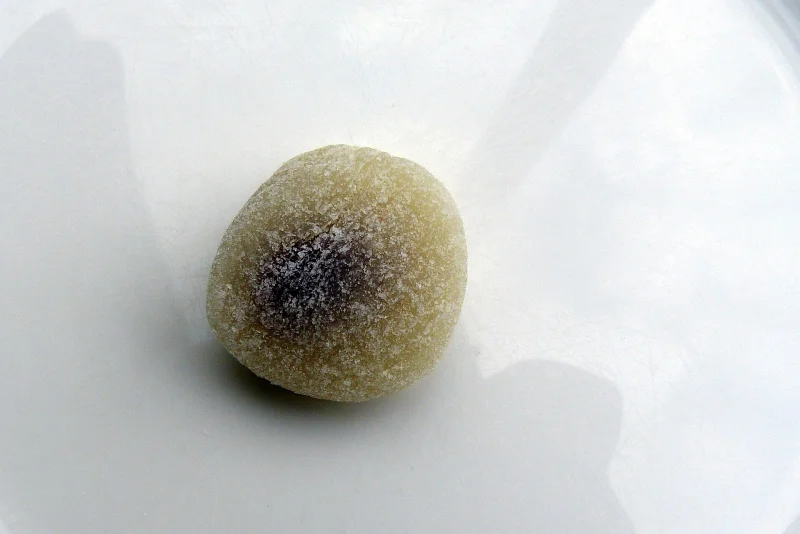 Aiwowo in Beijing: Sweet Glutinous Rice Snack, Fillings, Seasonality, and How to Eat It