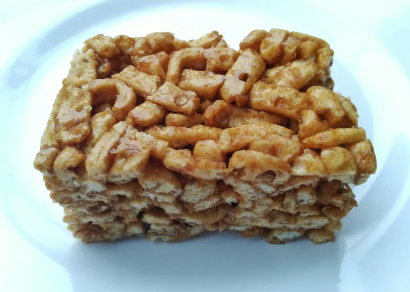 Saqima in Beijing: Fried Wheat Strands, Syrup, Osmanthus, and How to Choose It