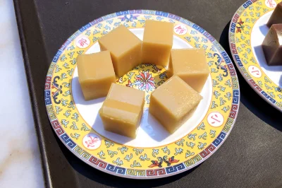 Wandouhuang and Yundoujuan: Two Chilled Beijing Snacks, Compared Bite by Bite